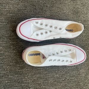 White converse, no laces, women’s 8